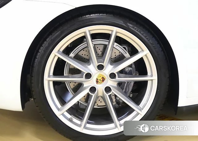 Porsche 911(992) id 4594002 из Кореи 15