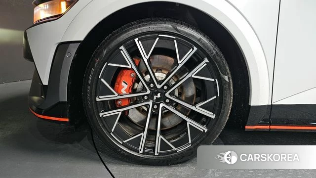 Hyundai Ionic 5 id 3891082 из Кореи 15