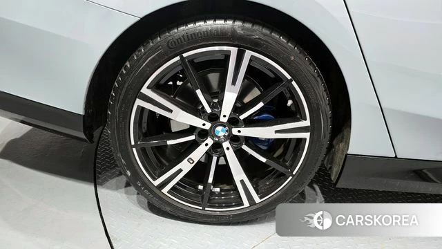BMW 5 Series (G60) id 4413913 из Кореи 29