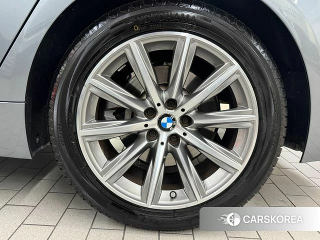 BMW 5 Series (G30) id 3873667 из Кореи 14