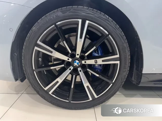 BMW 5 Series (G60) id 3523113 из Кореи 11