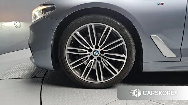 BMW 5 Series (G30) id 3464701 из Кореи 15