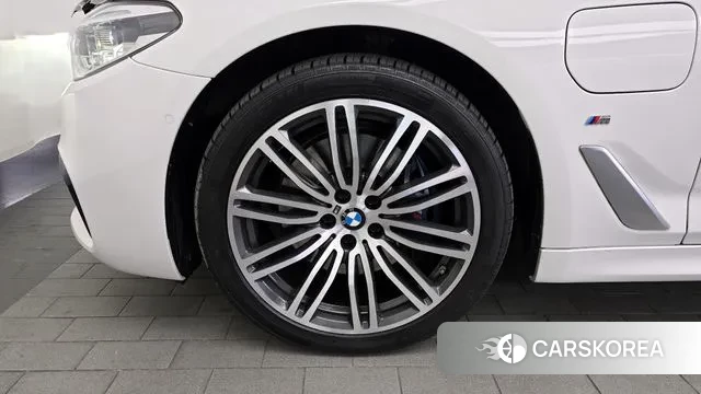 BMW 5 Series (G30) id 3439015 из Кореи 15