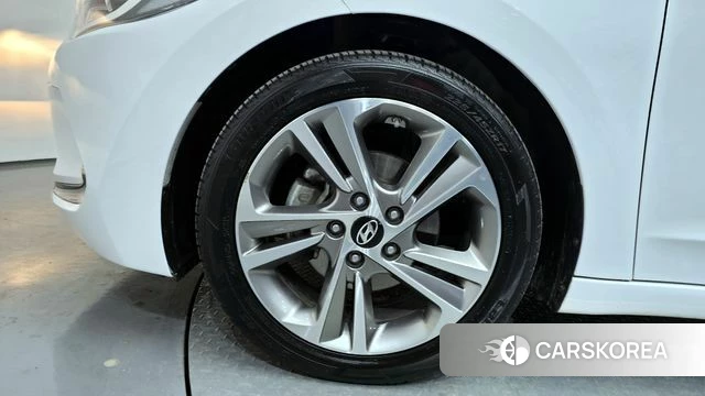 Hyundai Avante AD id 3924968 из Кореи 15