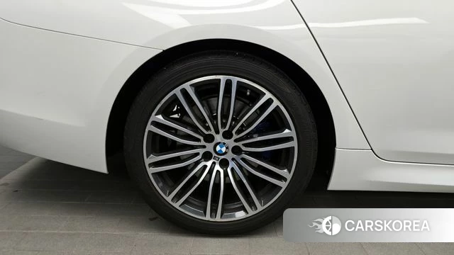 BMW 5 Series (G30) id 4390115 из Кореи 26