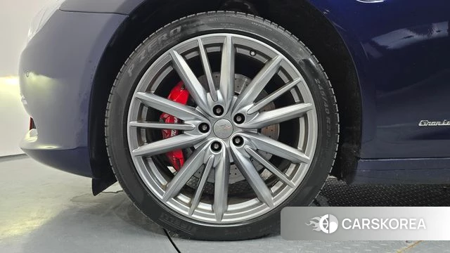 Maserati Quattroporte id 4662713 из Кореи 15