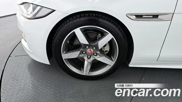 Jaguar XE id 2922437 из Кореи 15