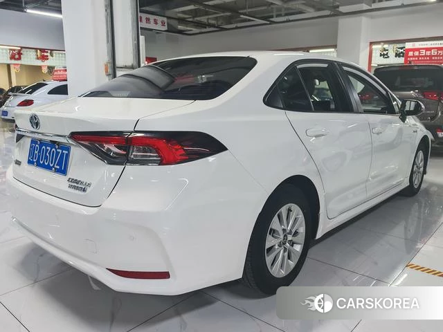 Toyota Corolla 2024 Белый из Китая, фото 5