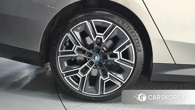 BMW 5 Series (G60) id 4584280 из Кореи 27