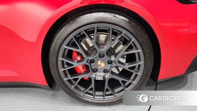 Porsche 911(992) id 3720645 из Кореи 15