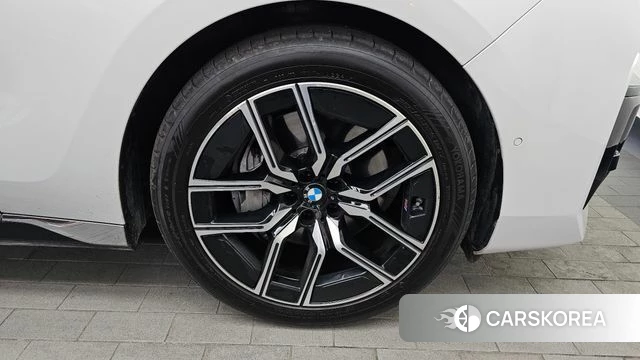 BMW 7 Series (G70) id 3838020 из Кореи 15