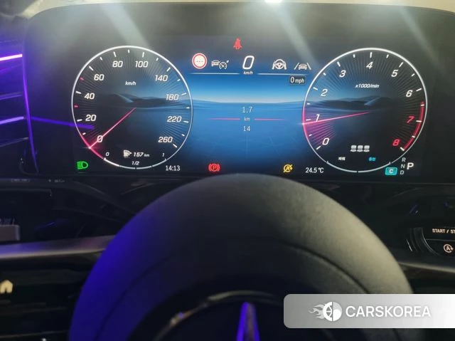 Mercedes-Benz E-Class W214 2026 Серебристо-серый из Кореи, фото 5