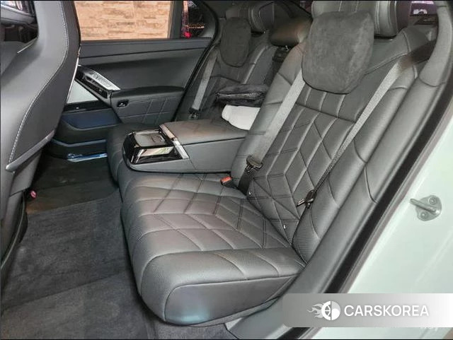 BMW 7 Series (G70) id 3817393 из Кореи 8