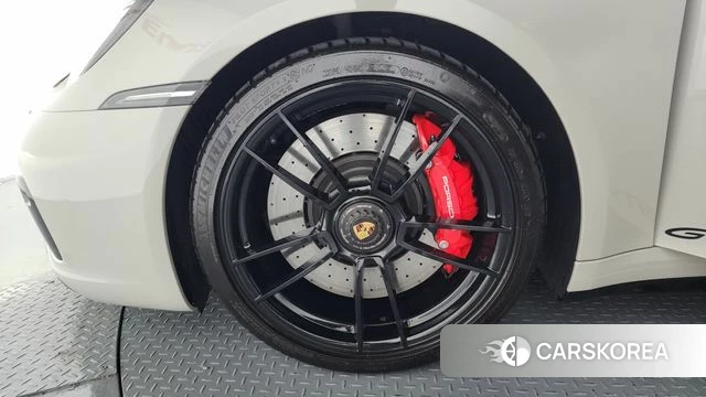 Porsche 911(992) id 4243905 из Кореи 27