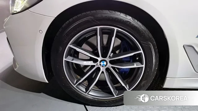 BMW 5 Series (G30) id 3675299 из Кореи 15