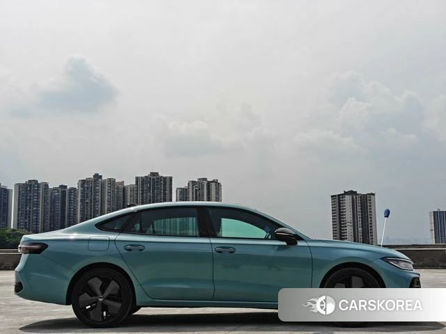 Volkswagen Passat id 4335949 из Китая 12