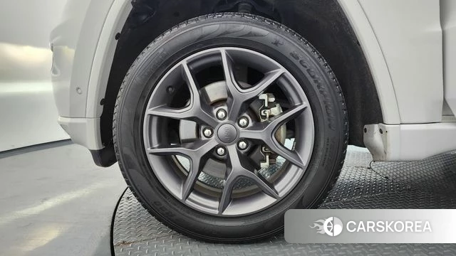 Jeep Grand Cherokee id 4330918 из Кореи 30