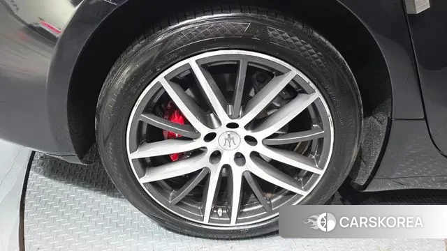 Maserati Ghibli id 3709274 из Кореи 15