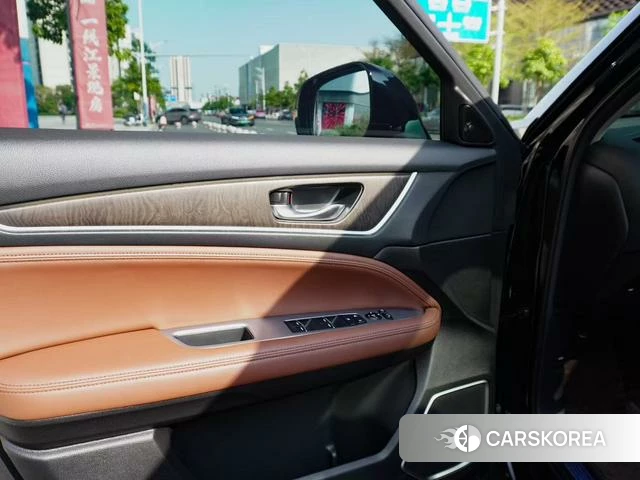 Honda Crown Road id 3857955 из Китая 10