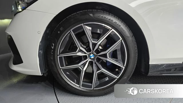 BMW 5 Series (G60) id 4853755 из Кореи 26