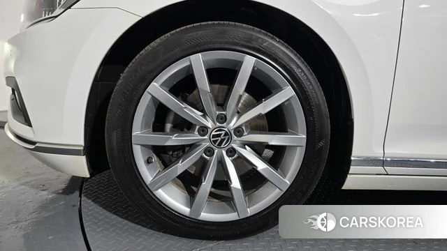 Volkswagen Passat GT (B8) id 4224446 из Кореи 30