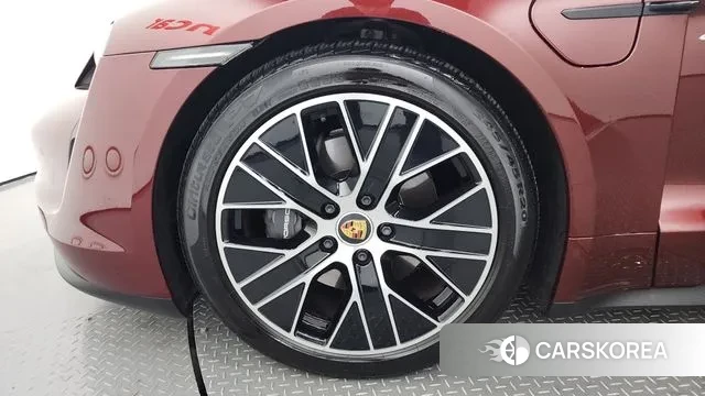 Porsche Taycan id 3037506 из Кореи 15