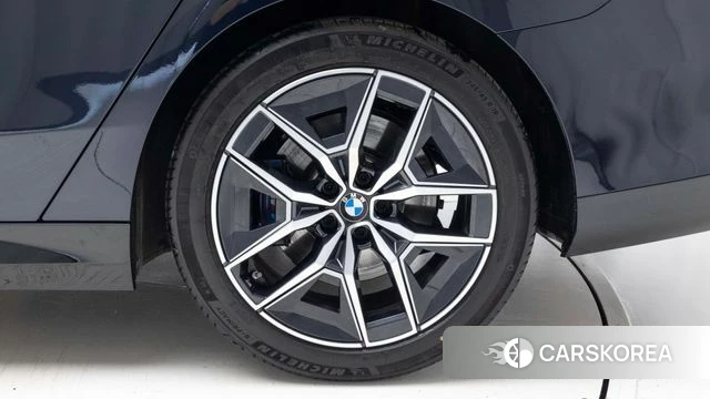 BMW 5 Series (G60) id 4422000 из Кореи 15