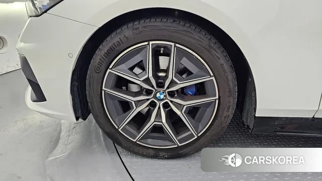 BMW 5 Series (G60) id 3512357 из Кореи 15