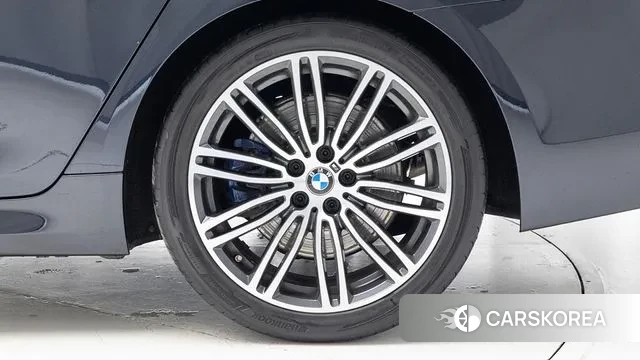 BMW 5 Series (G30) id 3661489 из Кореи 15