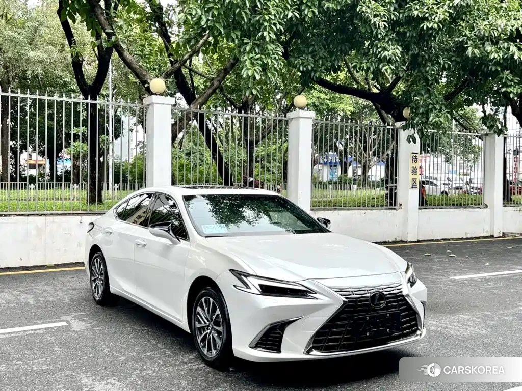 Lexus ES 2025 Белый из Китая, фото 5