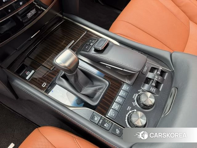 Lexus LX id 4239476 из Китая 9