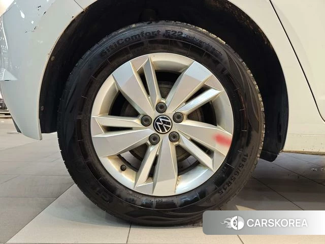 Volkswagen Polo id 4205765 из Китая 30