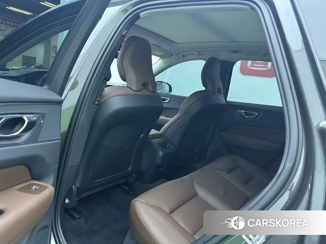 Volvo XC60 2018 Темно-серый из Китая, фото 5