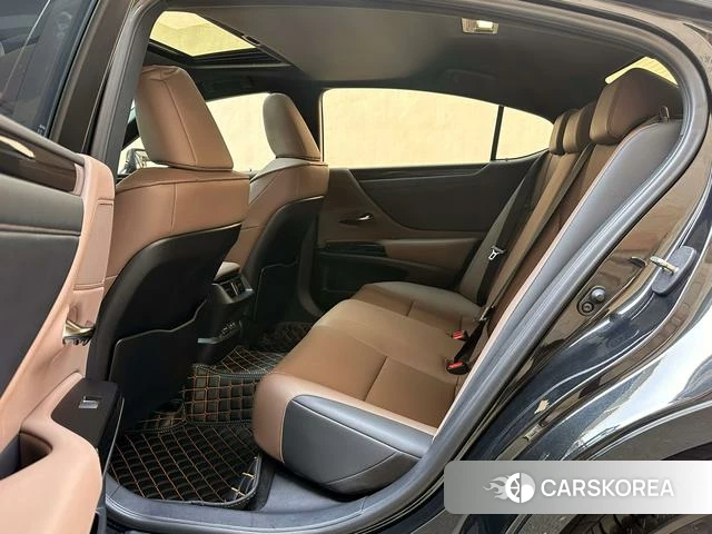 Lexus ES id 4299953 из Китая 9