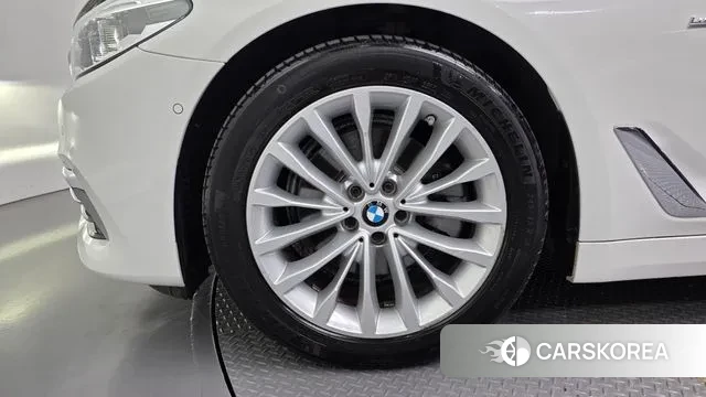 BMW 5 Series (G30) id 3396971 из Кореи 15