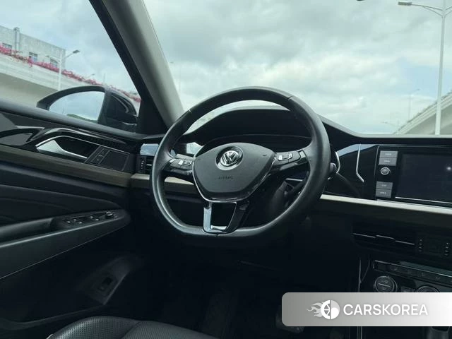 Volkswagen Passat id 4221897 из Китая 9