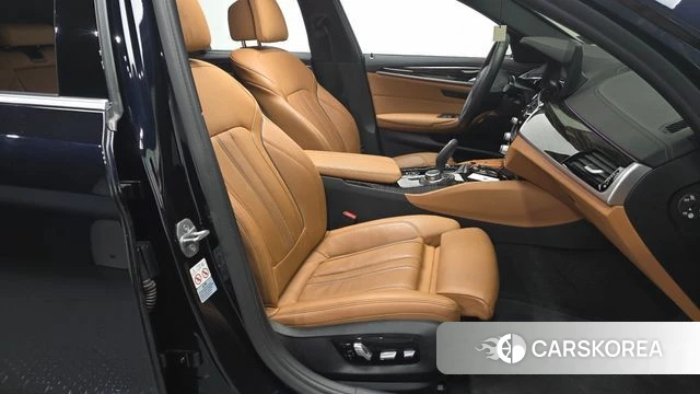 BMW 5 Series (G30) id 3941134 из Кореи 15