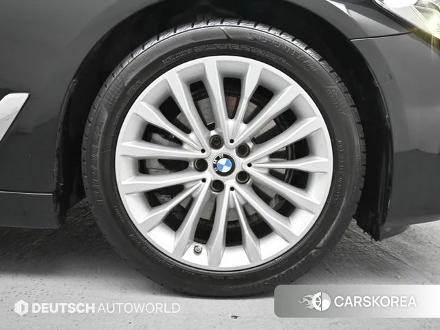 BMW 5 Series (G30) id 3839256 из Кореи 15