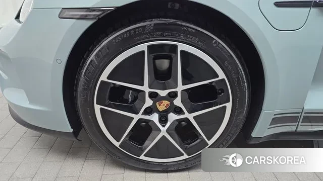 Porsche Taycan id 3471919 из Кореи 15