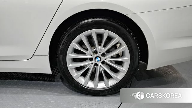 BMW 5 Series (G30) id 3844563 из Кореи 15