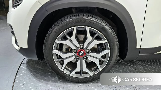 Kia Seltos id 4410096 из Кореи 27
