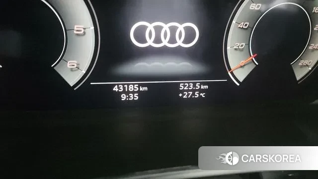 Audi Q3 (F3) 2023 Белый из Кореи, фото 5