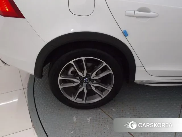 Volvo V60 Cross-Country id 3005084 из Кореи 15