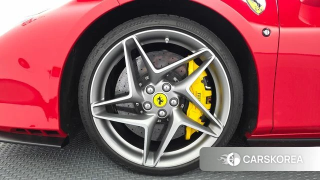 Ferrari F8 Tributo id 4324539 из Кореи 15
