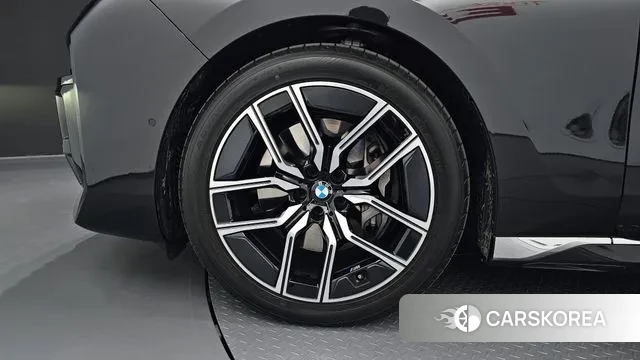 BMW 7 Series (G70) id 3486985 из Кореи 15