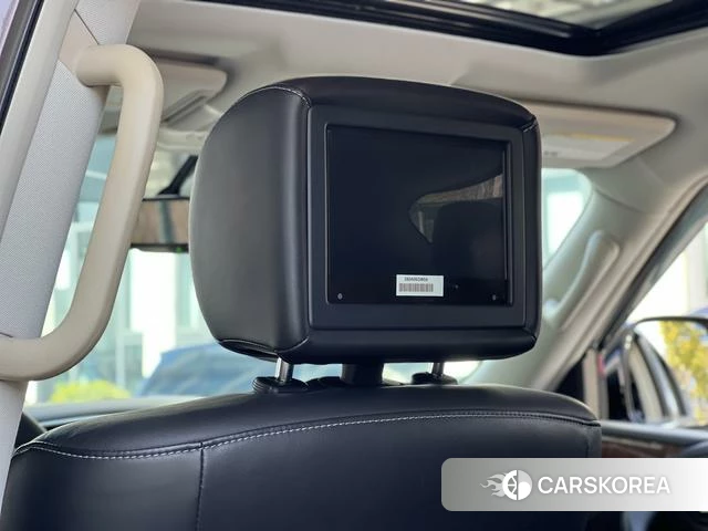 Infiniti QX80 id 4239433 из Китая 23
