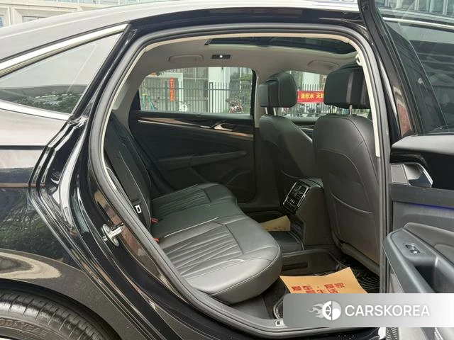 Volkswagen Passat id 4333455 из Китая 16