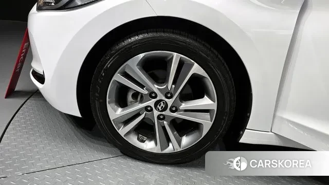 Hyundai Avante AD id 2971452 из Кореи 15