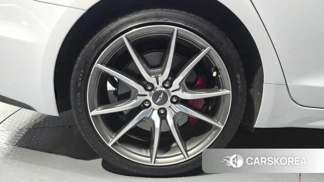 Genesis G70 id 4482956 из Кореи 32