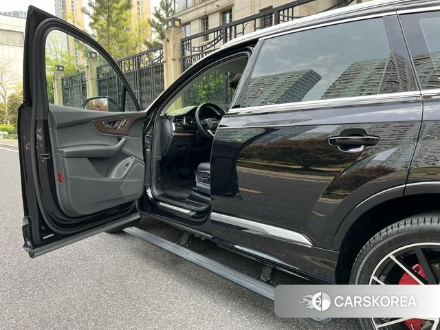 Audi Q7 id 4260250 из Китая 14
